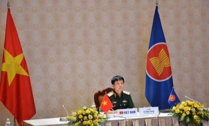越南代表团出席东盟地区论坛国防官员对话会