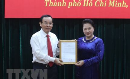 越共中央政治局公布关于干部工作的决定