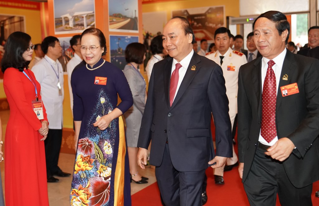 政府总理阮春福出席越共海防市第十六次代表大会开幕式