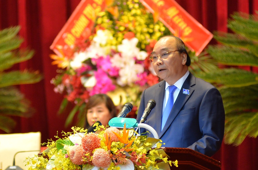 在大会上发表指导性讲话时，阮春福表彰乂安省党委、政府和人民在上一任期内所取得的成就