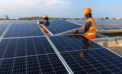 宁顺省总投资1万亿越盾的太阳能发电站落成