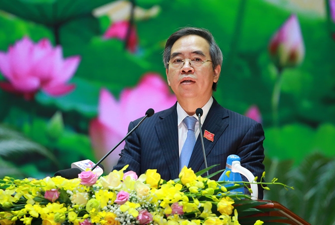 越共中央政治局委员、中央书记处书记、中央经济部部长阮文平在会上致辞