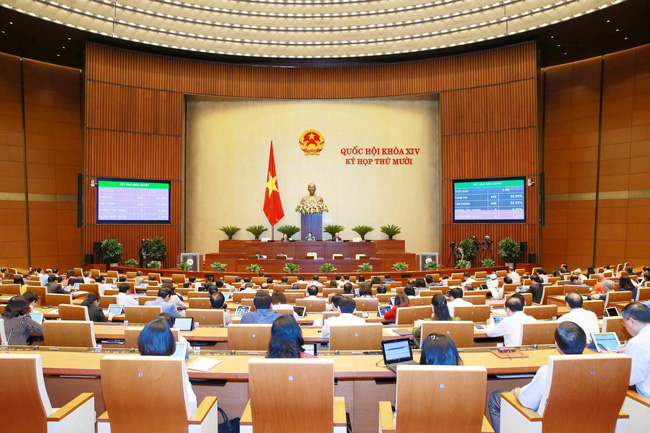 11月17日下午，越南第十四届国会第十次会议在国会大厦闭幕