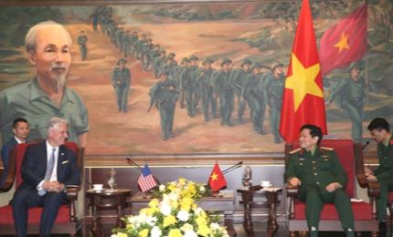 越南国防部长吴春历会见美国国家安全顾问罗伯特·奥布莱恩