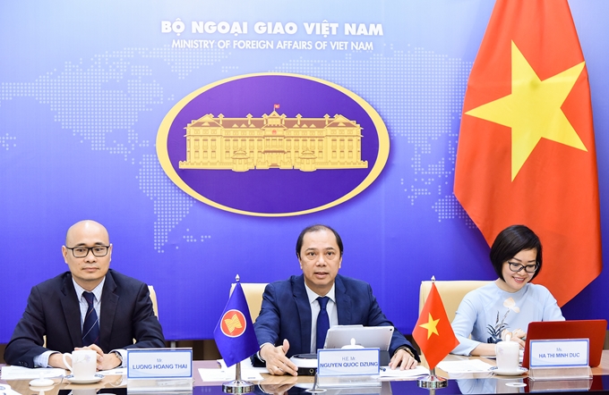 越南外交部副部长、东盟高官会越南代表团团长阮国勇出席在
            第四次东盟媒体论坛框架内举行的2020年东盟主席对话会（图源：CPV）