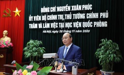 越南政府总理阮春福调研访问国防学院