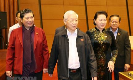 越共中央总书记、国家主席阮富仲出席第十四届国会第十次会议的讨论会（组图）