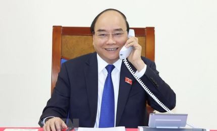 政府总理阮春福与泰国总理巴育举行电话会谈