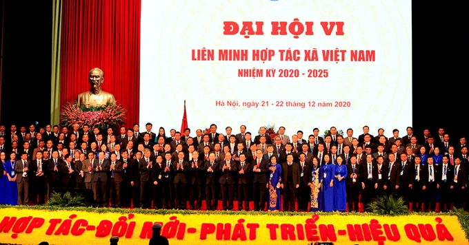 第六届越南合作社联盟指委会成员亮相（图源：CPV）
