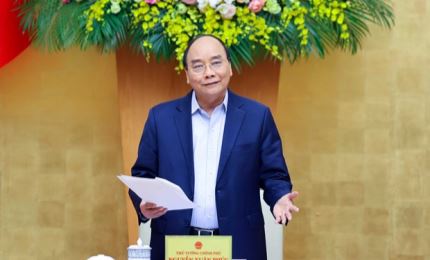 阮春福总理： 改善工人生活水平和工作条件是重要而紧迫的任务