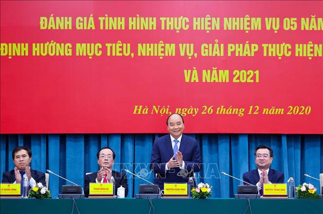 阮春福总理出席建筑部2020年工作总结暨2021年任务部署会议（图源：越通社）