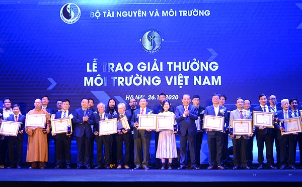 越南环境奖每隔两年举办一次，旨在表彰为环境保护事业做出了巨大贡献的组织和个人（图源：政府网）