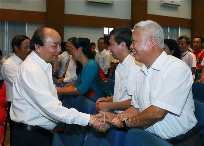 阮春福总理在海防市开展接待选民活动（图源：越通社）
