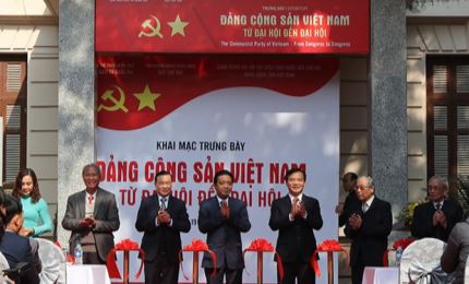 “越南共产党——从大会到大会”专题展开展