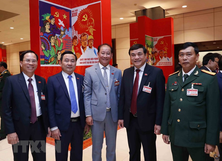 广南省党组织代表团出席越共十三大筹备会