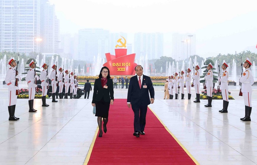 越共中央政治局委员、政府总理阮春福出席大会开幕式