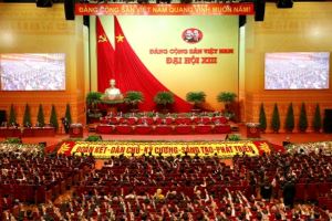 越共中央政治局颁布关于展开实施越共十三大决议的01号指示
