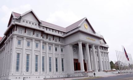 越南向老挝移交新的国会大厦项目