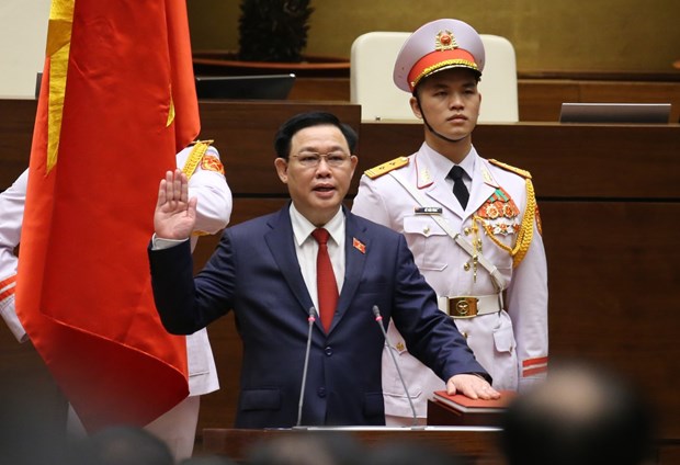 阮廷惠同志宣誓就任越南社会主义共和国国会主席、国家选举委员会主席