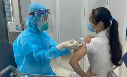 越南开始进行新冠疫苗接种