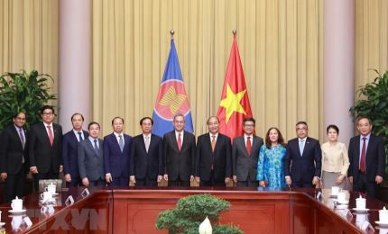 深化与东盟以及邻国的合作是越南外交政策中的优先任务之一