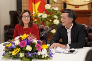 越南驻澳大利亚大使馆举行通报越共十三大结果的视频会议