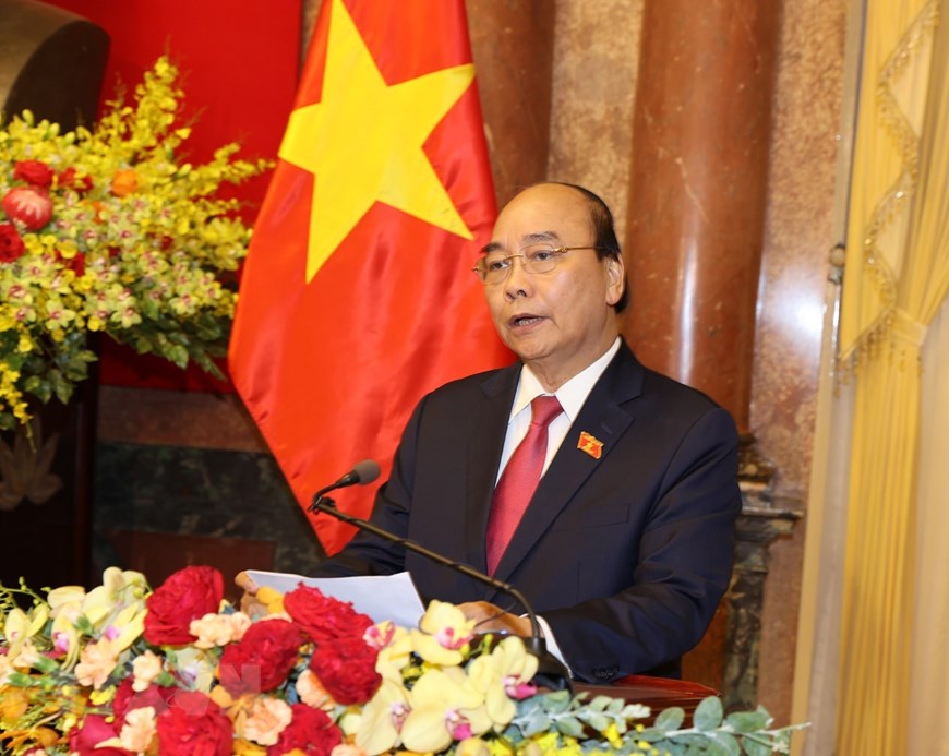 新任国家主席阮春福在交接仪式上发表讲话