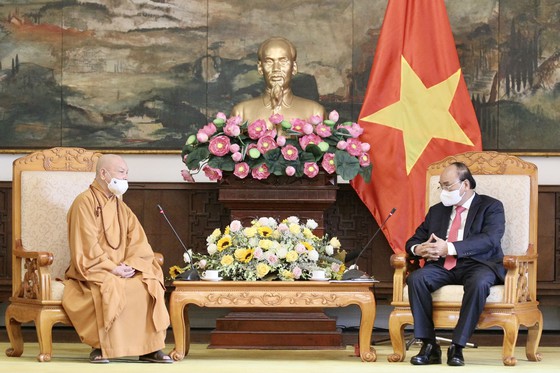 国家主席阮春福与越南佛教协会治事理事会主席释善仁和尚