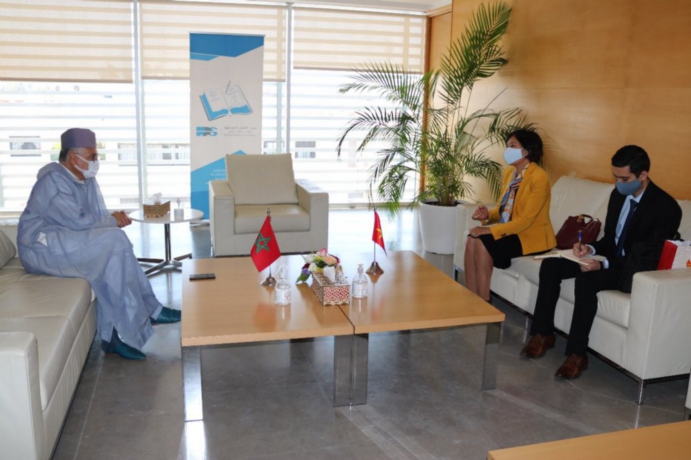 邓氏秋河大使同摩洛哥进步与社会主义党总书记Nabil Benabdell举行会晤（图源：baoquocte.vn）