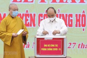 国家主席阮春福出席防控新冠肺炎疫情爱心捐款活动启动仪式