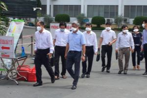 越南卫生部工作代表团视察胡志明市热带疾病医院疫情防控工作
