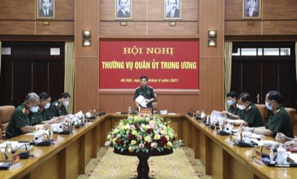 越南国防部部长潘文江上将主持中央军委常委会议