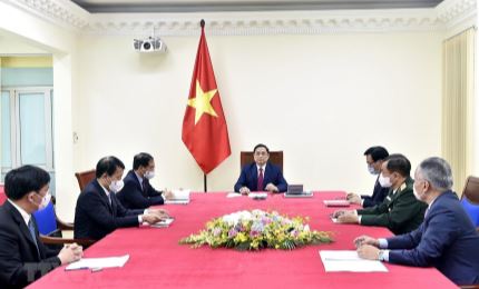 ​  越南政府总理范明正与中国国务院总理李克强举行电话会谈